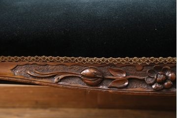 アンティーク家具　マホガニー材　美品　彫刻の細やかな意匠が目を引く最高級品のシェーズロング(カウチソファ、ソファ、長椅子)(R-049456)