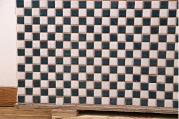 和製アンティーク　タイル付き!　珍しいデザインのレトロなガラスケース(ショーケース、陳列棚)(R-049458)