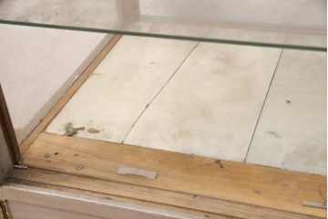 和製アンティーク　ナラ材　タイル張りが魅力のレトロなガラスケース(ショーケース、飾り棚、陳列棚、店舗什器)(R-049460)
