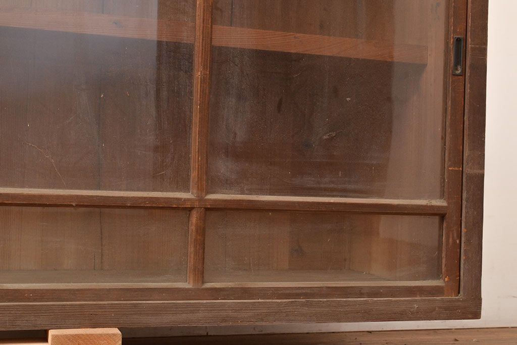 和製アンティーク　シンプルなつくりの収納棚(ガラスケース、キャビネット、サイドボード)(R-049465)