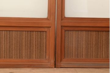アンティーク建具　昭和中期　レトロガラス入り　腰板がアクセントの障子戸2枚セット(建具、引き戸、ガラス帯戸)(R-049466)
