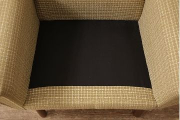 ビンテージ家具　北欧ヴィンテージ　デンマーク　優しい色合いで癒しの空間を演出するイージーチェア(アームチェア、一人掛けソファ、ラウンジチェア)(R-049470)