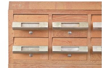 レトロ家具　昭和レトロ　KIHARA　小物収納にうってつけのナラ材製ネームプレート付きカードケース(引き出し、チェスト、図書館、図書室、店舗什器)(R-049472)