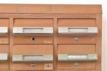 レトロ家具　昭和レトロ　KIHARA　小物収納にうってつけのナラ材製ネームプレート付きカードケース(引き出し、チェスト、図書館、図書室、店舗什器)(R-049472)