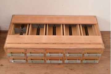 レトロ家具　昭和レトロ　KIHARA　小物収納にうってつけのナラ材製ネームプレート付きカードケース(引き出し、チェスト、図書館、図書室、店舗什器)(R-049472)