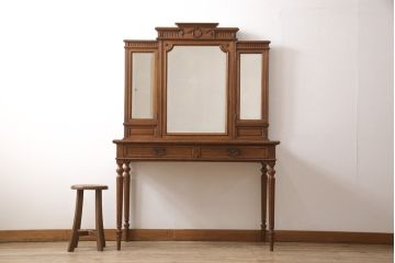 アンティーク家具　イギリスアンティーク　クラシカルな佇まいが魅力!三面鏡にもなるドレッサー(鏡台、化粧台、ミラー)(R-049473)