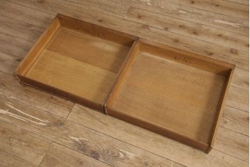 アンティーク家具　イギリスアンティーク　クラシカルな佇まいが魅力!三面鏡にもなるドレッサー(鏡台、化粧台、ミラー)(R-049473)