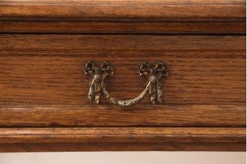 アンティーク家具　イギリスアンティーク　クラシカルな佇まいが魅力!三面鏡にもなるドレッサー(鏡台、化粧台、ミラー)(R-049473)