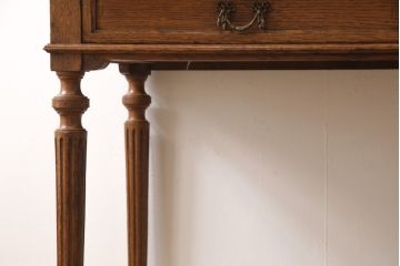 アンティーク家具　イギリスアンティーク　クラシカルな佇まいが魅力!三面鏡にもなるドレッサー(鏡台、化粧台、ミラー)(R-049473)