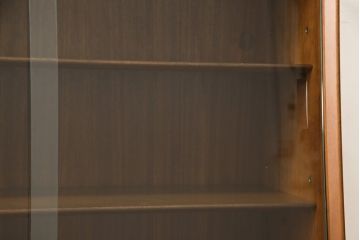 ヴィンテージ家具　北欧ビンテージ　チーク材　北欧スタイルにおすすめのキャビネット(ガラス戸棚、収納棚、飾り棚)(R-049476)