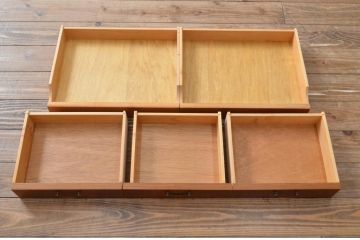 北欧ヴィンテージ　チーク材　格納できる作業台付き!温もり溢れる食器棚(収納棚、飾り棚、キャビネット、ビンテージ)(R-49477)