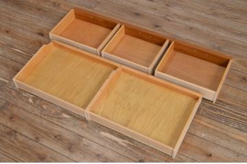 北欧ヴィンテージ　チーク材　格納できる作業台付き!温もり溢れる食器棚(収納棚、飾り棚、キャビネット、ビンテージ)(R-49477)