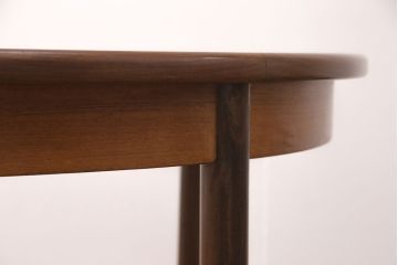 イギリスヴィンテージ　G-PLAN(ジープラン)　チーク材　木の温もり感じるエクステンションテーブル(ダイニングテーブル、ラウンドテーブル、ビンテージ)(R-049478)