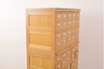 レトロ家具　昭和レトロ　KIHARA　小物収納にうってつけのナラ材製ネームプレート付きカードケース(引き出し、チェスト、図書館、図書室、店舗什器)(R-049480)