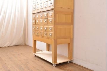 レトロ家具　昭和レトロ　KIHARA　小物収納にうってつけのナラ材製ネームプレート付きカードケース(引き出し、チェスト、図書館、図書室、店舗什器)(R-049480)
