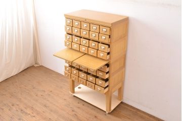 レトロ家具　昭和レトロ　KIHARA　小物収納にうってつけのナラ材製ネームプレート付きカードケース(引き出し、チェスト、図書館、図書室、店舗什器)(R-049480)