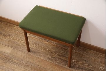 北欧ビンテージ　SOBORG MOBLER社製(ソボーモブラー) 　デンマークより入荷!グリーンのファブリックとチーク材の持つ温かみが魅力のオットマン(フットスツール、チェア、ヴィンテージ)(R-049486)