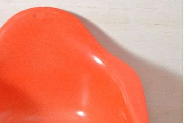 中古　展示品　美品　MODERNICA(モダニカ)　鮮やかなオレンジカラーが空間のアクセントになるシェルチェア(椅子、サイドチェア、ダイニングチェア)(R-049487)