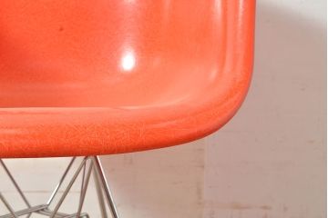 中古　展示品　美品　MODERNICA(モダニカ)　鮮やかなオレンジカラーが空間のアクセントになるシェルチェア(椅子、サイドチェア、ダイニングチェア)(R-049487)