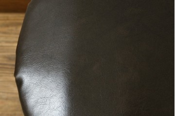 北欧ヴィンテージ　丸みのあるフォルムが愛らしいデンマーク製のオットマン　(R-049490)