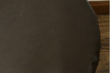 北欧ヴィンテージ　丸みのあるフォルムが愛らしいデンマーク製のオットマン　(R-049490)