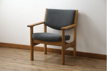 ヴィンテージ家具　北欧家具　デンマーク　シックな雰囲気とオーク材の温かな風合いが魅力的なアームチェア(ダイニングチェア、椅子、ビンテージ)(R-049492)