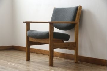 ヴィンテージ家具　北欧家具　デンマーク　シックな雰囲気とオーク材の温かな風合いが魅力的なアームチェア(ダイニングチェア、椅子、ビンテージ)(R-049492)