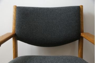 ヴィンテージ家具　北欧家具　デンマーク　シックな雰囲気とオーク材の温かな風合いが魅力的なアームチェア(ダイニングチェア、椅子、ビンテージ)(R-049492)