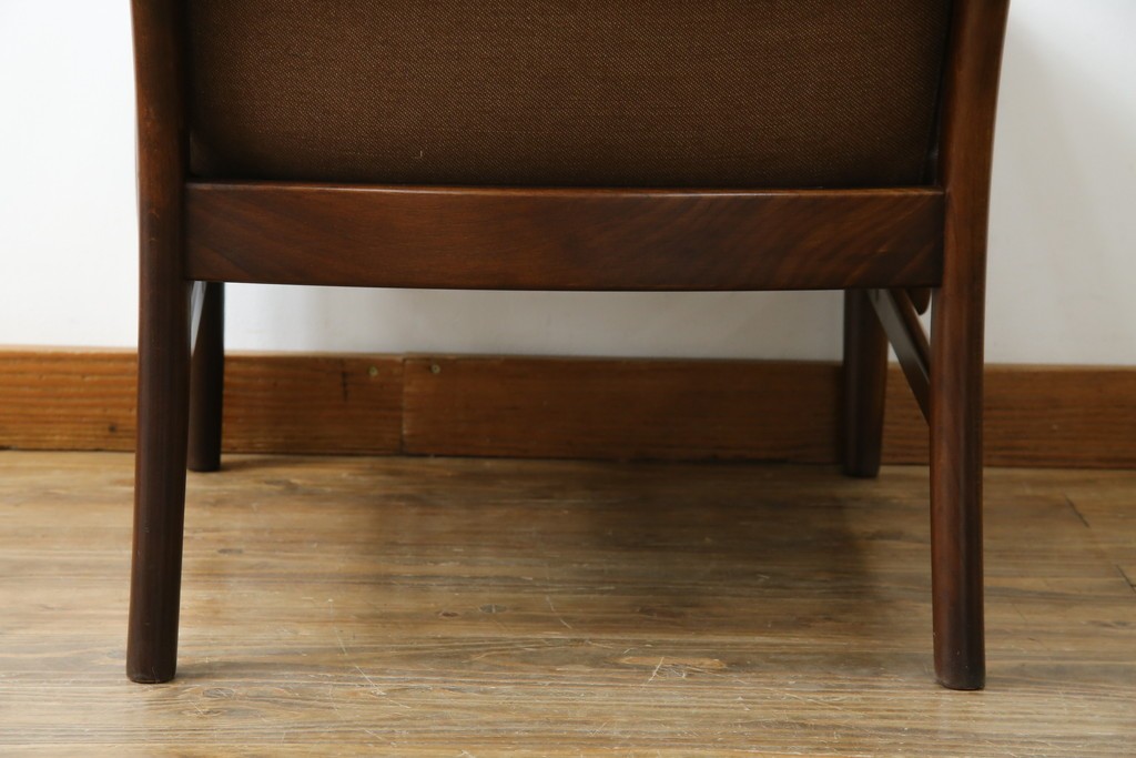 ヴィンテージ家具　北欧家具　デンマーク　ビーチ材　大人の格好いい空間を演出するイージーチェア　(R-049493)