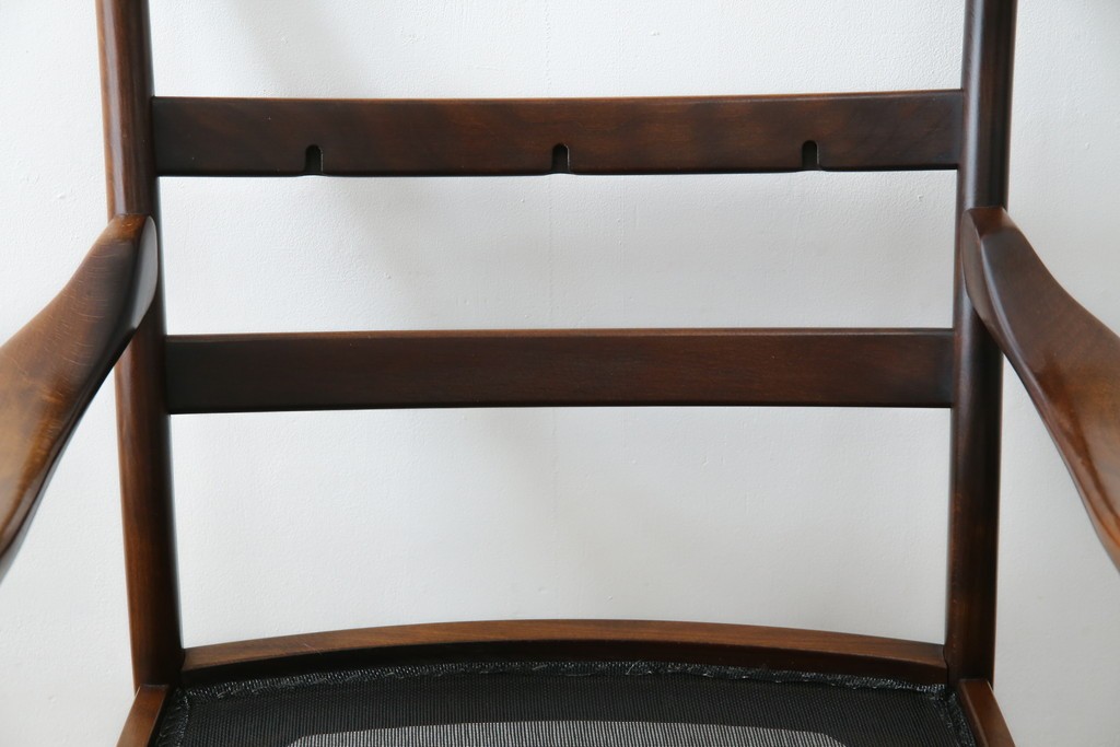 ヴィンテージ家具　北欧家具　デンマーク　ビーチ材　大人の格好いい空間を演出するイージーチェア　(R-049493)