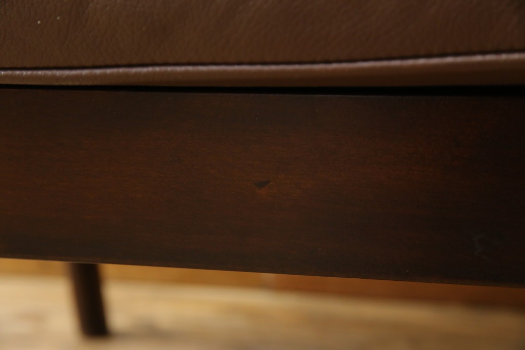 ヴィンテージ家具　北欧家具　デンマーク　ビーチ材　大人の格好いい空間を演出するイージーチェア　(R-049493)