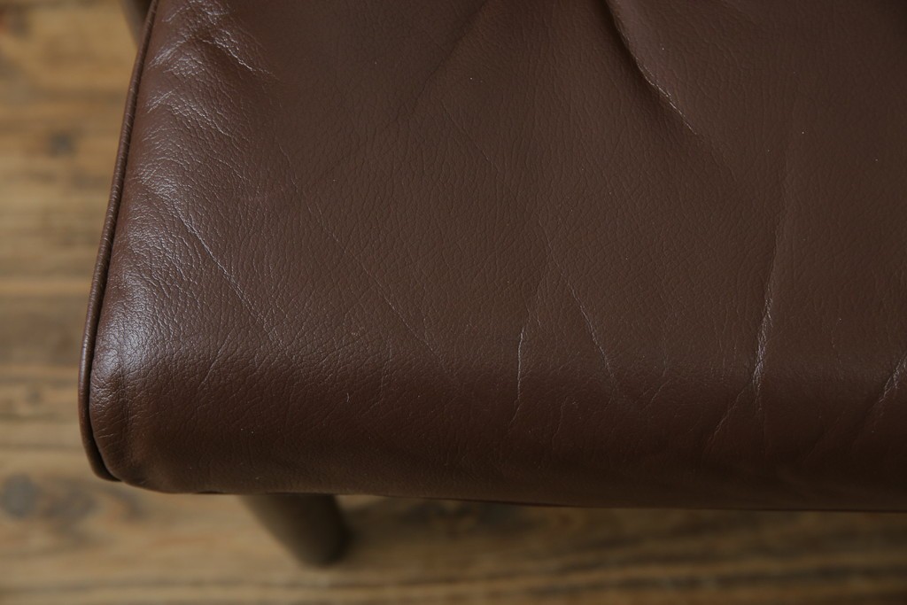 ヴィンテージ家具　北欧家具　デンマーク　ビーチ材　大人の格好いい空間を演出するイージーチェア　(R-049493)