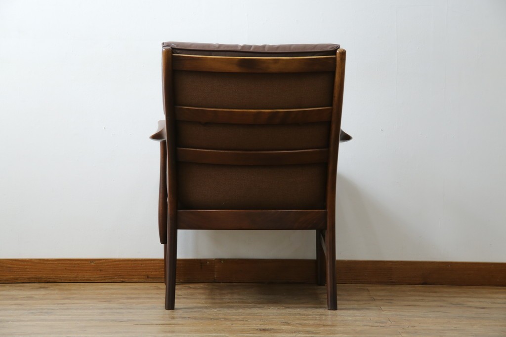 ヴィンテージ家具　北欧家具　デンマーク　ビーチ材　大人の格好いい空間を演出するイージーチェア　(R-049493)