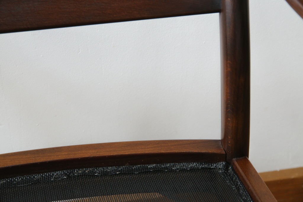 ヴィンテージ家具　北欧家具　デンマーク　ビーチ材　大人の格好いい空間を演出するイージーチェア　(R-049493)