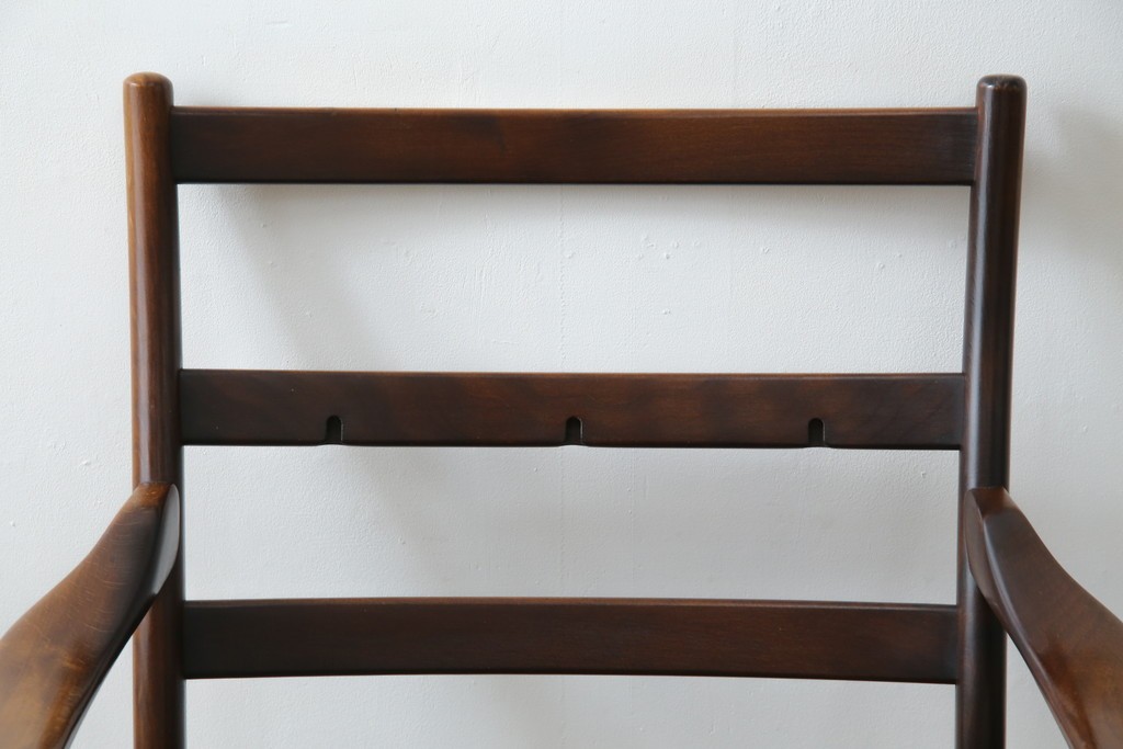 ヴィンテージ家具　北欧家具　デンマーク　ビーチ材　大人の格好いい空間を演出するイージーチェア　(R-049493)