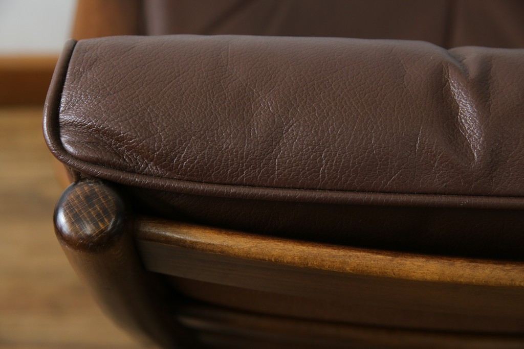 ヴィンテージ家具　北欧家具　デンマーク　ビーチ材　大人の格好いい空間を演出するイージーチェア　(R-049493)