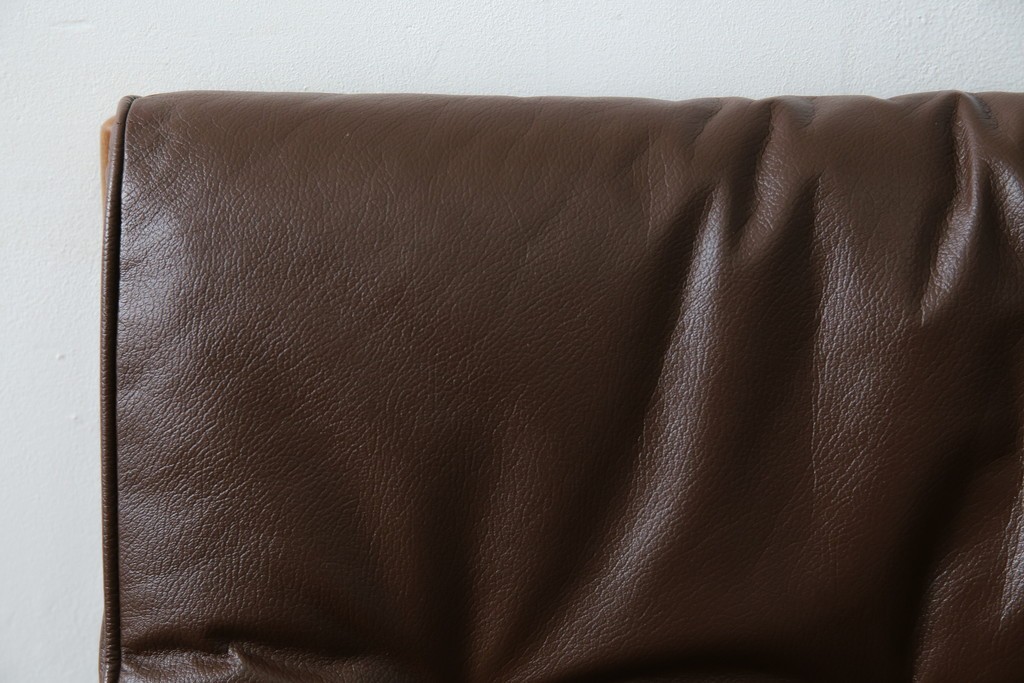 ヴィンテージ家具　北欧家具　デンマーク　ビーチ材　大人の格好いい空間を演出するイージーチェア　(R-049493)