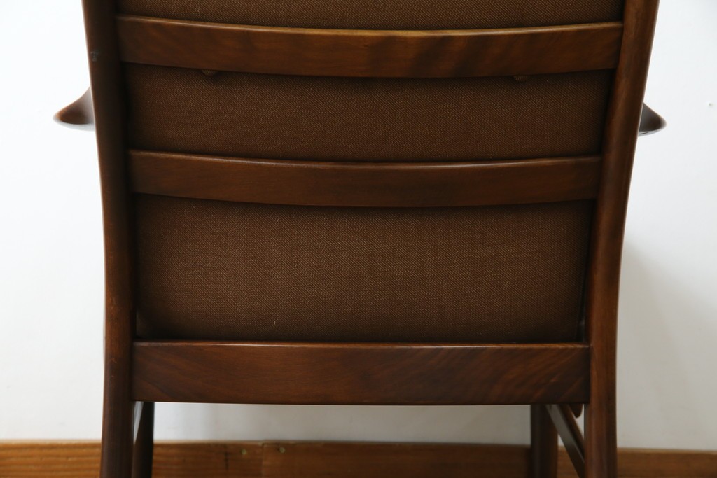 ヴィンテージ家具　北欧家具　デンマーク　ビーチ材　大人の格好いい空間を演出するイージーチェア　(R-049493)