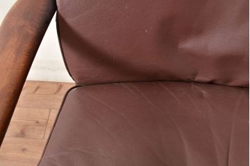 ヴィンテージ家具　北欧家具　デンマーク　ビーチ材　大人の格好いい空間を演出するイージーチェア(アームチェア、ダイニングチェア、椅子、イス、合皮、ビンテージ)(R-049493)