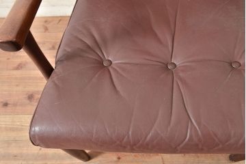 ヴィンテージ家具　北欧家具　デンマーク　ビーチ材　大人の格好いい空間を演出するイージーチェア(アームチェア、ダイニングチェア、椅子、イス、合皮、ビンテージ)(R-049493)