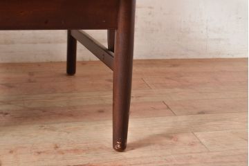 ヴィンテージ家具　北欧家具　デンマーク　ビーチ材　大人の格好いい空間を演出するイージーチェア(アームチェア、ダイニングチェア、椅子、イス、合皮、ビンテージ)(R-049493)