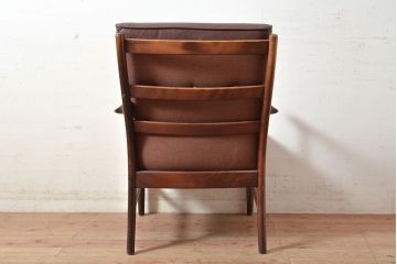 ヴィンテージ家具　北欧家具　デンマーク　ビーチ材　大人の格好いい空間を演出するイージーチェア(アームチェア、ダイニングチェア、椅子、イス、合皮、ビンテージ)(R-049493)