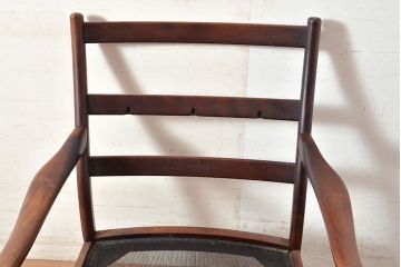 ヴィンテージ家具　北欧家具　デンマーク　ビーチ材　大人の格好いい空間を演出するイージーチェア(アームチェア、ダイニングチェア、椅子、イス、合皮、ビンテージ)(R-049493)