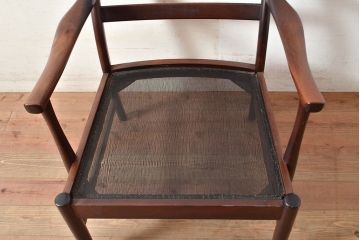 ヴィンテージ家具　北欧家具　デンマーク　ビーチ材　大人の格好いい空間を演出するイージーチェア(アームチェア、ダイニングチェア、椅子、イス、合皮、ビンテージ)(R-049493)