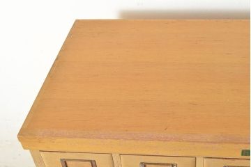 レトロ家具　昭和レトロ　KIHARA　ナラ材製　作業台が付いた、ネームプレート付きカードケース(引き出し、チェスト、図書館、図書室)(R-049497)
