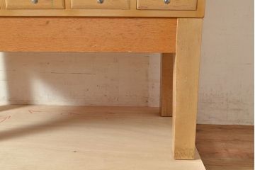 レトロ家具　昭和レトロ　KIHARA　ナラ材製　作業台が付いた、ネームプレート付きカードケース(引き出し、チェスト、図書館、図書室)(R-049497)