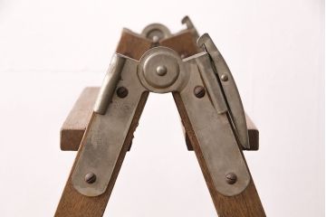 アンティーク雑貨　レトロなディスプレイにおすすめの樫(カシ)材製のステップラダー(脚立、はしご、梯子)(R-049500)