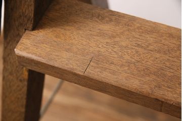 アンティーク雑貨　レトロなディスプレイにおすすめの樫(カシ)材製のステップラダー(脚立、はしご、梯子)(R-049500)