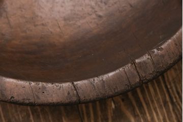 アンティーク雑貨　古民具・骨董　使い込まれた木の風合いが趣溢れる明治大正期のこね鉢(木鉢)(R-049501)