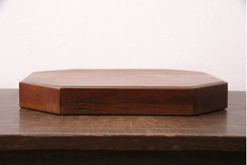 アンティーク雑貨　八角型のフォルムが素敵な総ケヤキ材製の花台(飾り台、ディスプレイ台)(R-049502)